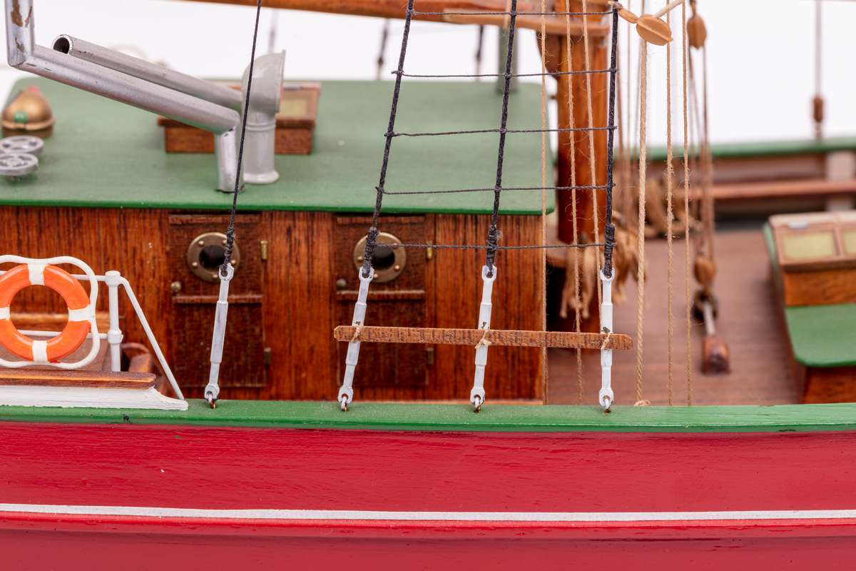 1:50 Lilla Dan -Wooden hull