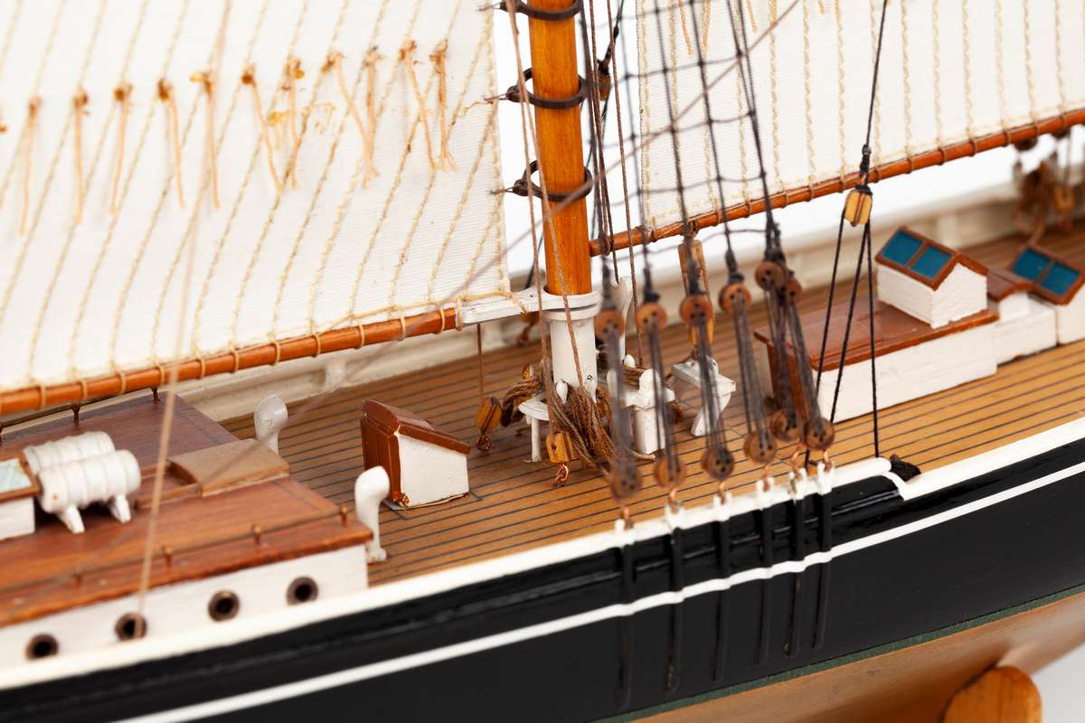1:100 Bluenose II -Wooden hull