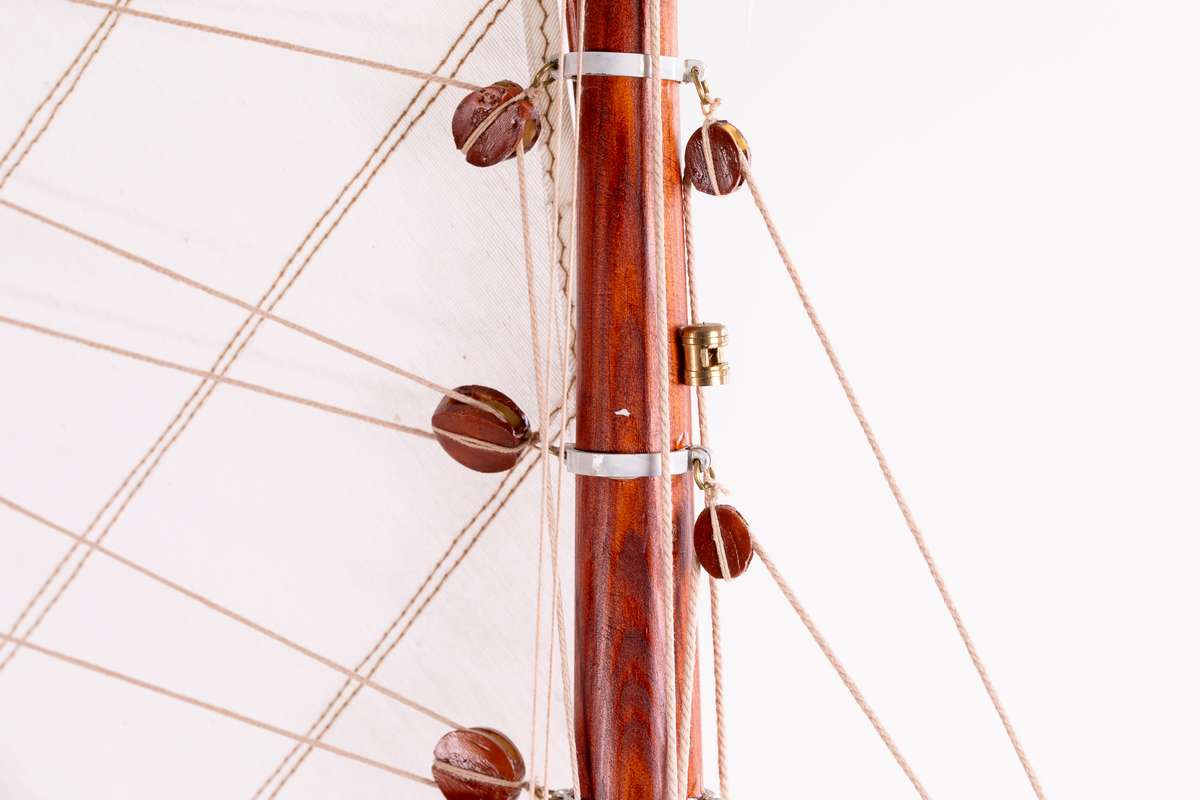 1:15 Colin Archer RC - -Wooden hull