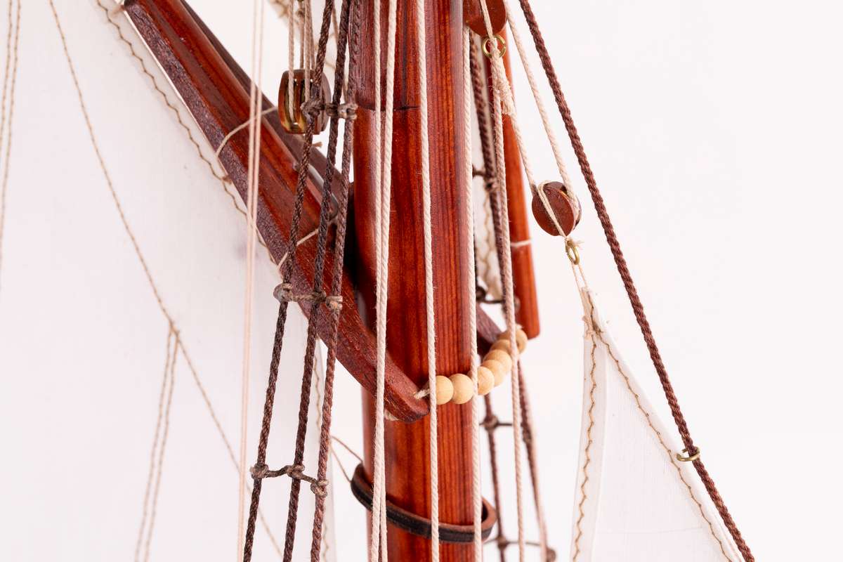 1:15 Colin Archer RC - -Wooden hull