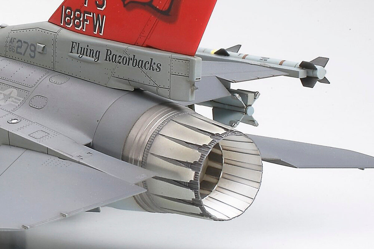 1/48 F-16C (block 25/32)