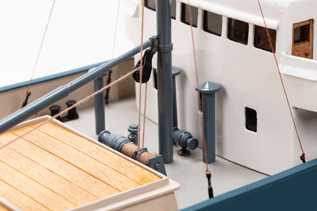 1:50 Mercantic - Wooden hull -Photo manual