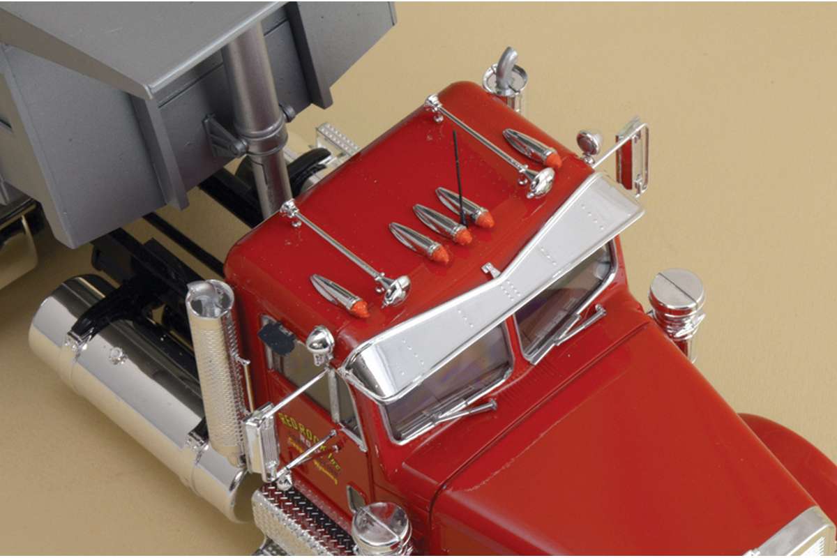 1:24 Freightliner Heavy Dumper Truck