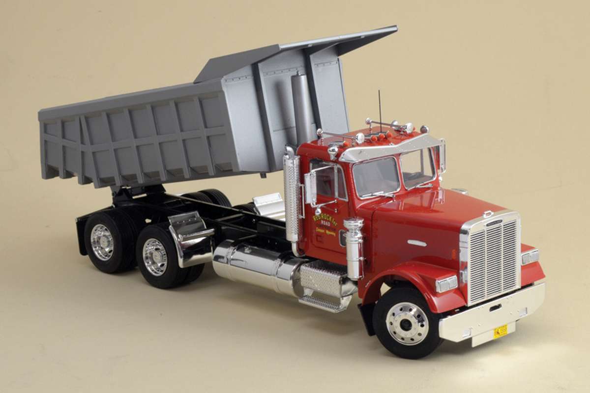 1:24 Freightliner Heavy Dumper Truck