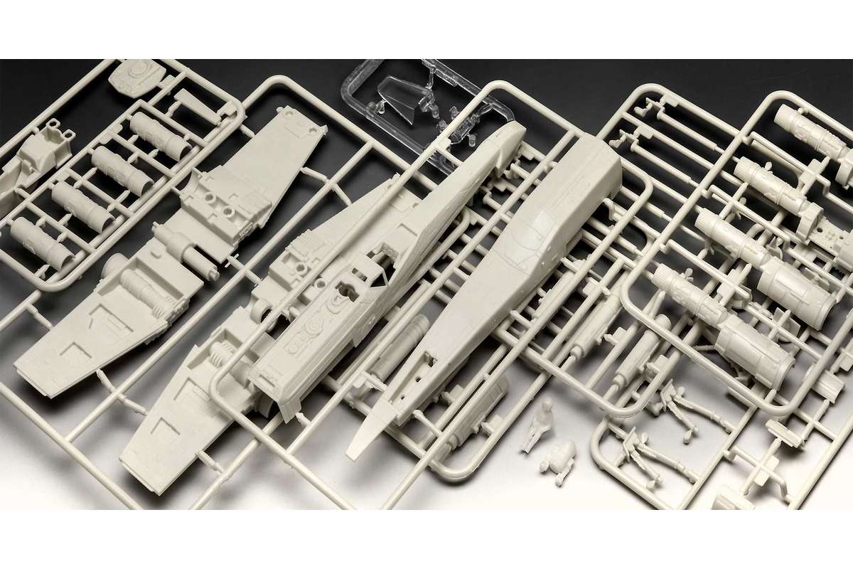 Carson Teva\'s X-Wing Fighter: The Mandalorian 1:57