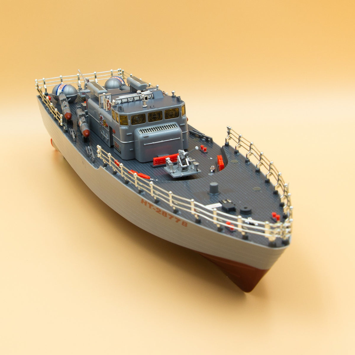 Stor fjernstyret torpedobåd