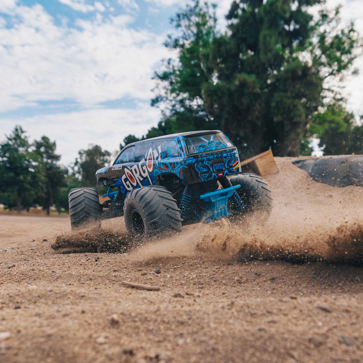 1/10 SCX10 III Coyote 4X4 RTR Brushed Rock Crawler, Blue