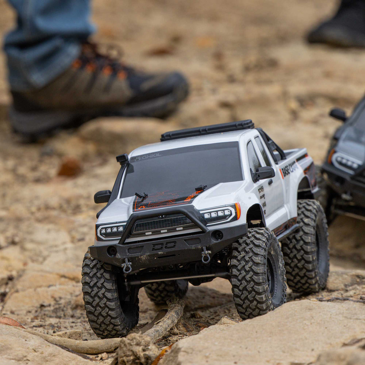 1/10 SCX10 III Coyote 4X4 RTR Brushed Rock Crawler, Blue
