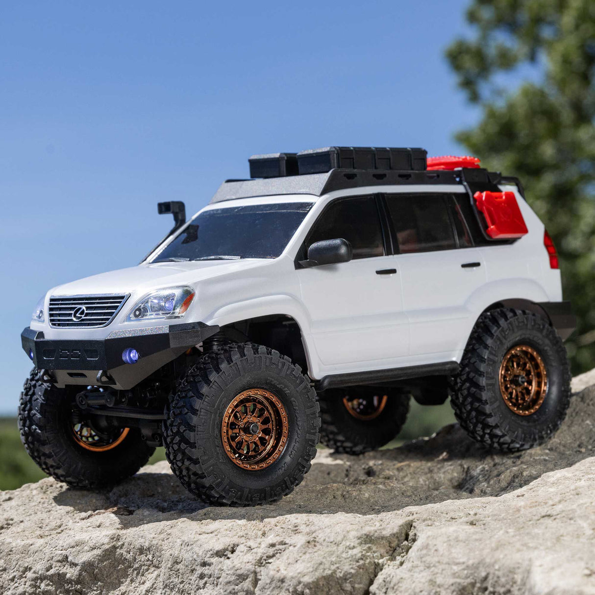 1/10 SCX10 III Coyote 4X4 RTR Brushed Rock Crawler, Blue