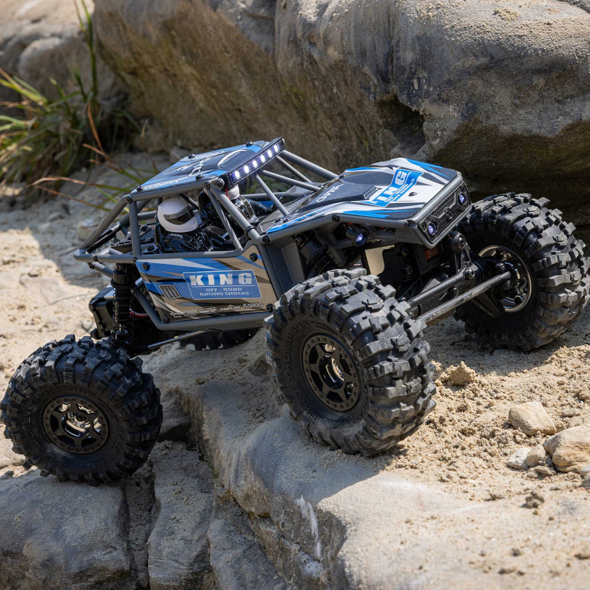 1/10 SCX10 III Coyote 4X4 RTR Brushed Rock Crawler, Blue