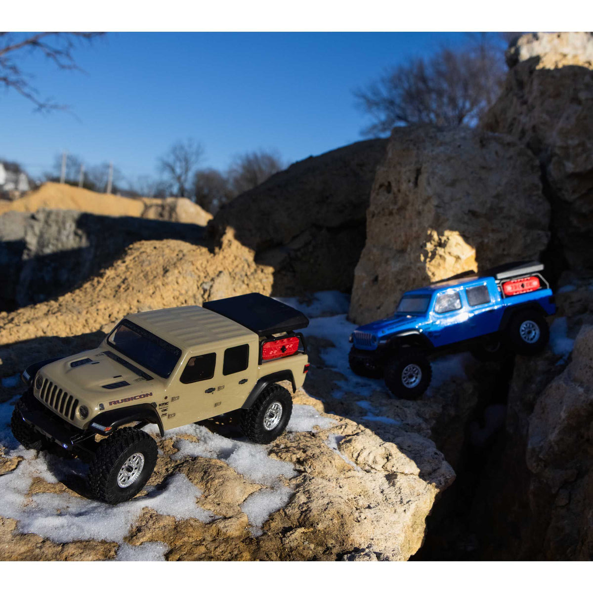 1/24 SCX24 Jeep JT Gladiator 4X4 RTR Brushed Rock Crawler (Battery & Charger Included), Beige