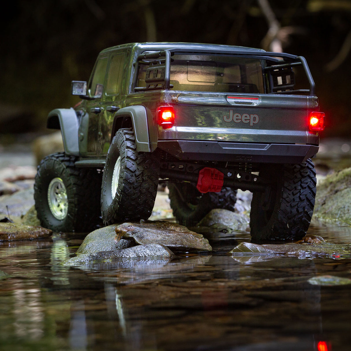 1/10 SCX10 III Jeep JT Gladiator 4X4 RTR Brushed Rock Crawler, Gray