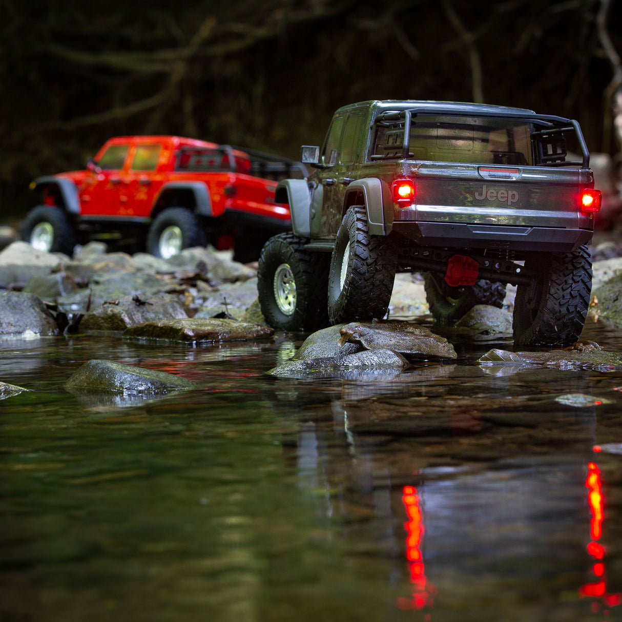 1/10 SCX10 III Jeep JT Gladiator 4X4 RTR Brushed Rock Crawler, Gray