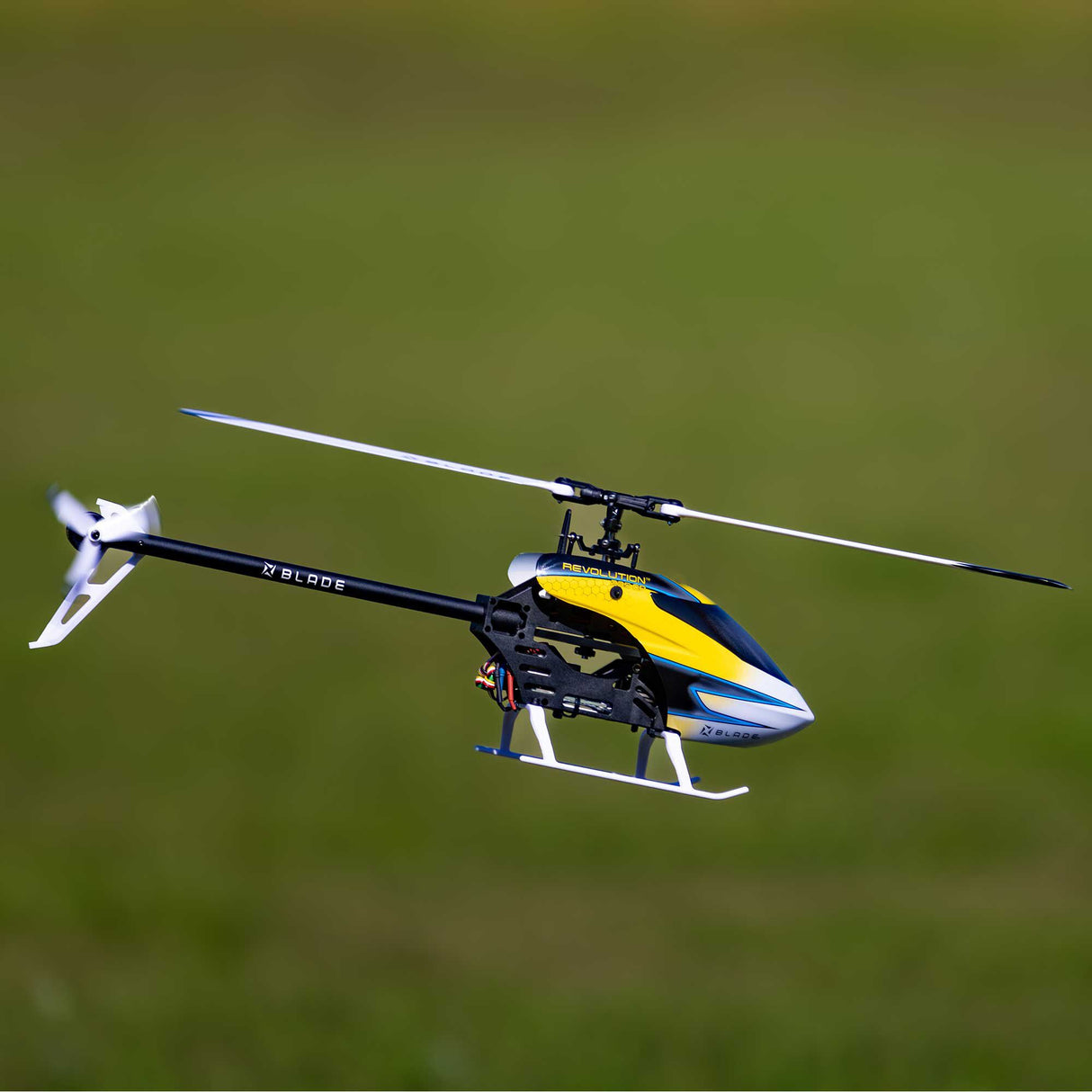 Blade Revolution 235 CP BNF Basic with SAFE