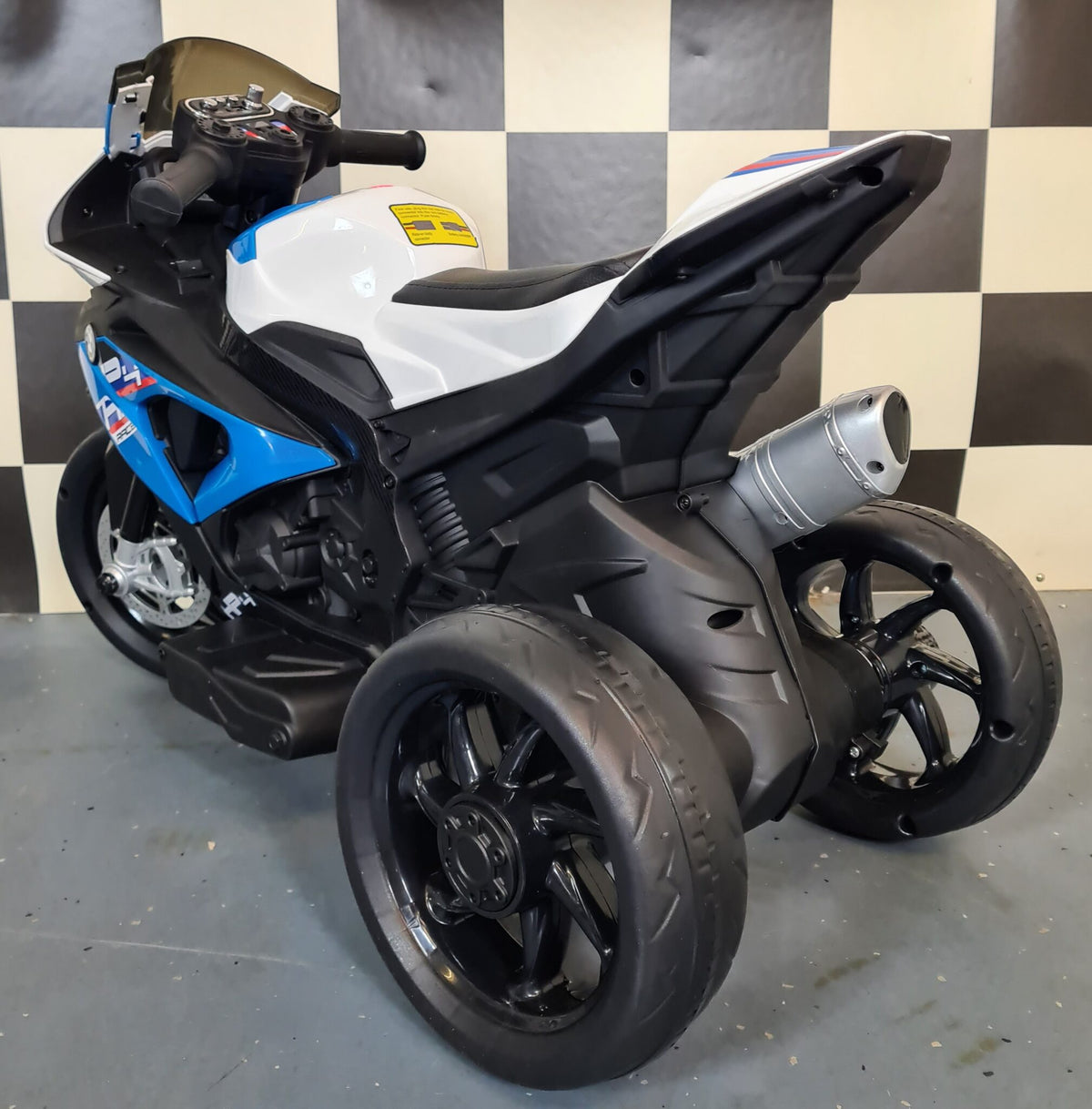BMW HP4 12V barntrike – blå
