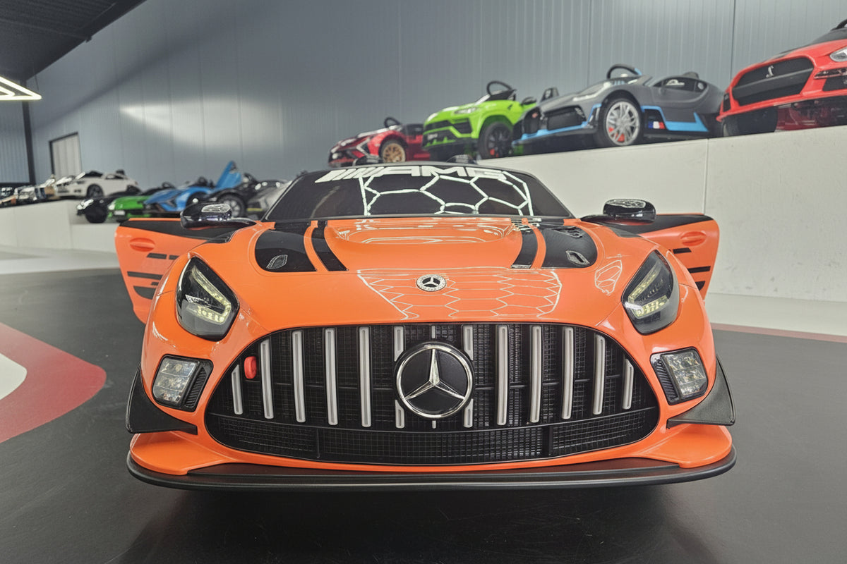 Mercedes-Benz GT3 AMG 12V elbil för barn – 1 person, orange