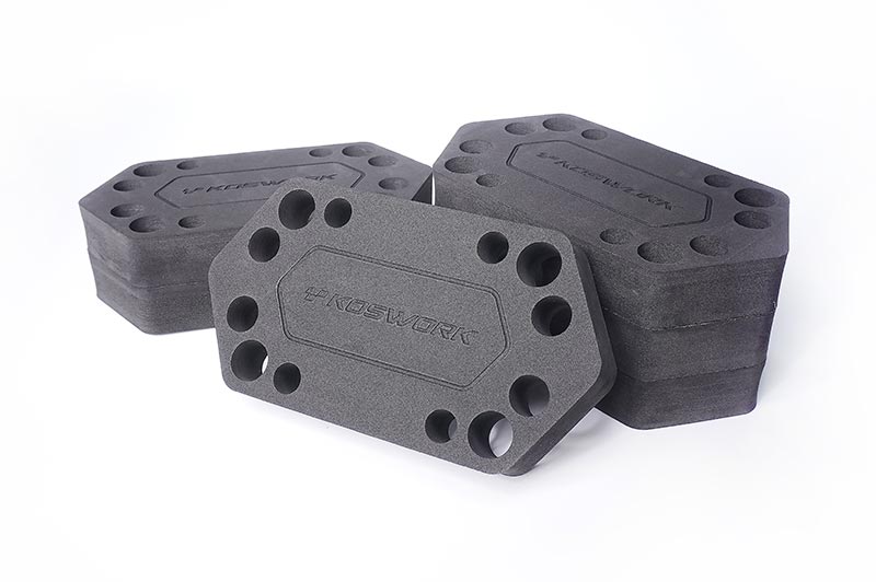 KOSWORK KOS13027 - Foam Car Maintenance Stand H60 206x110mm Off-Road 1:10 Koswork