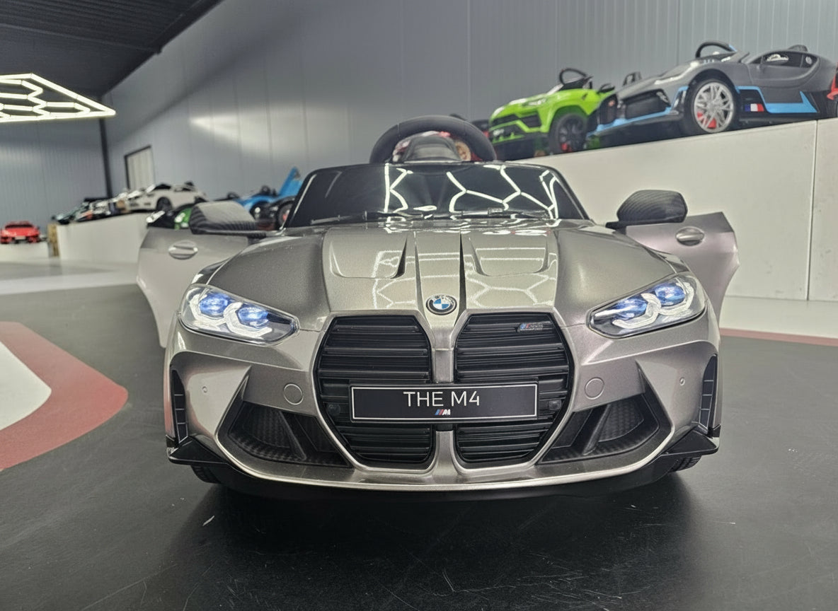 BMW M4 12V elbil för barn – metallic grå