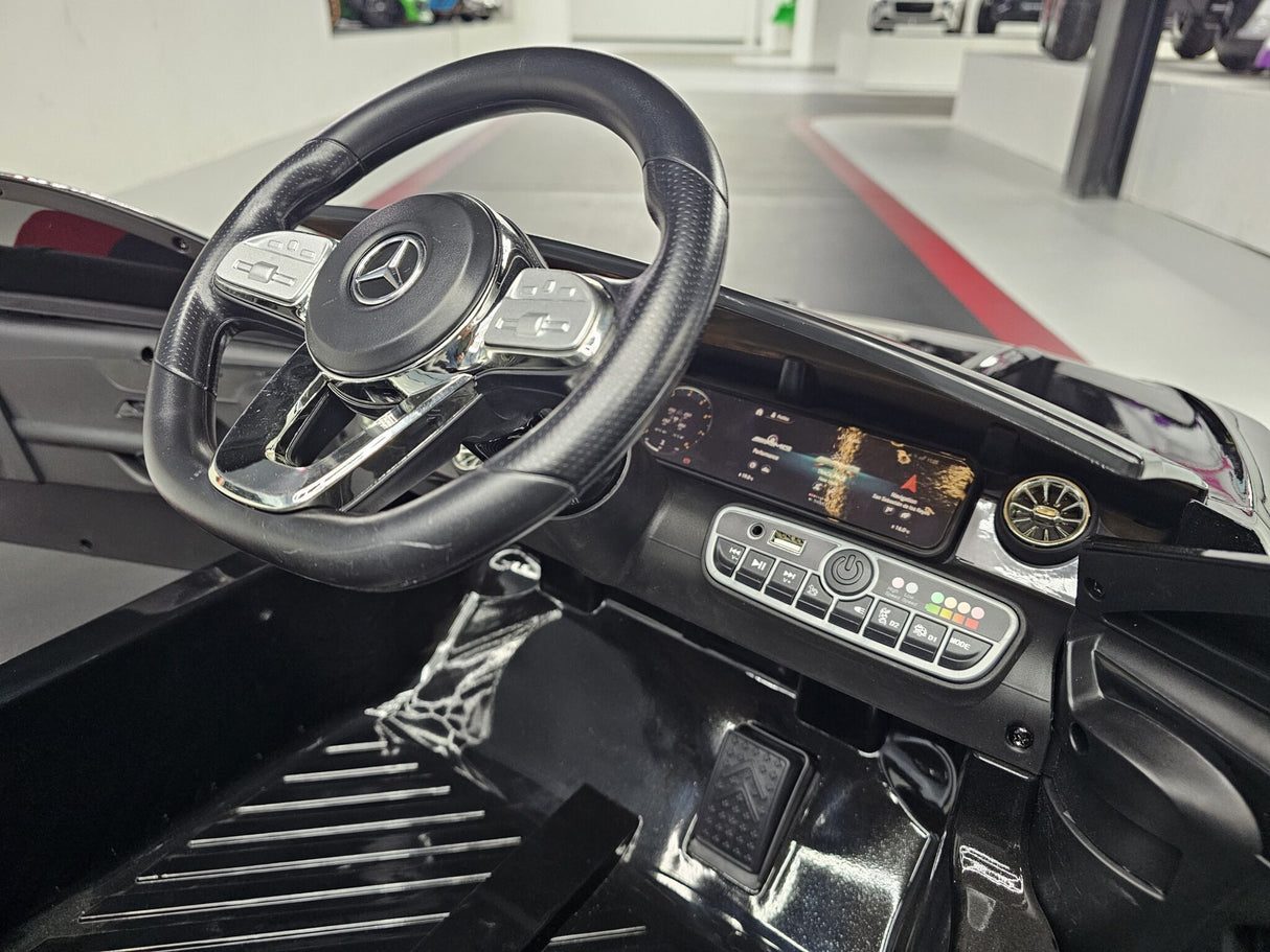 Elektrisk børnebil Mercedes CLA 45 metallic sort