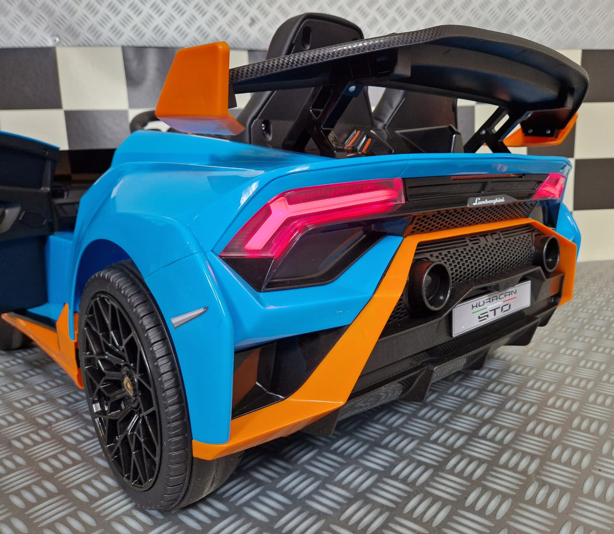 Lamborghini Huracan STO 12V drift elbil för barn – 1 person