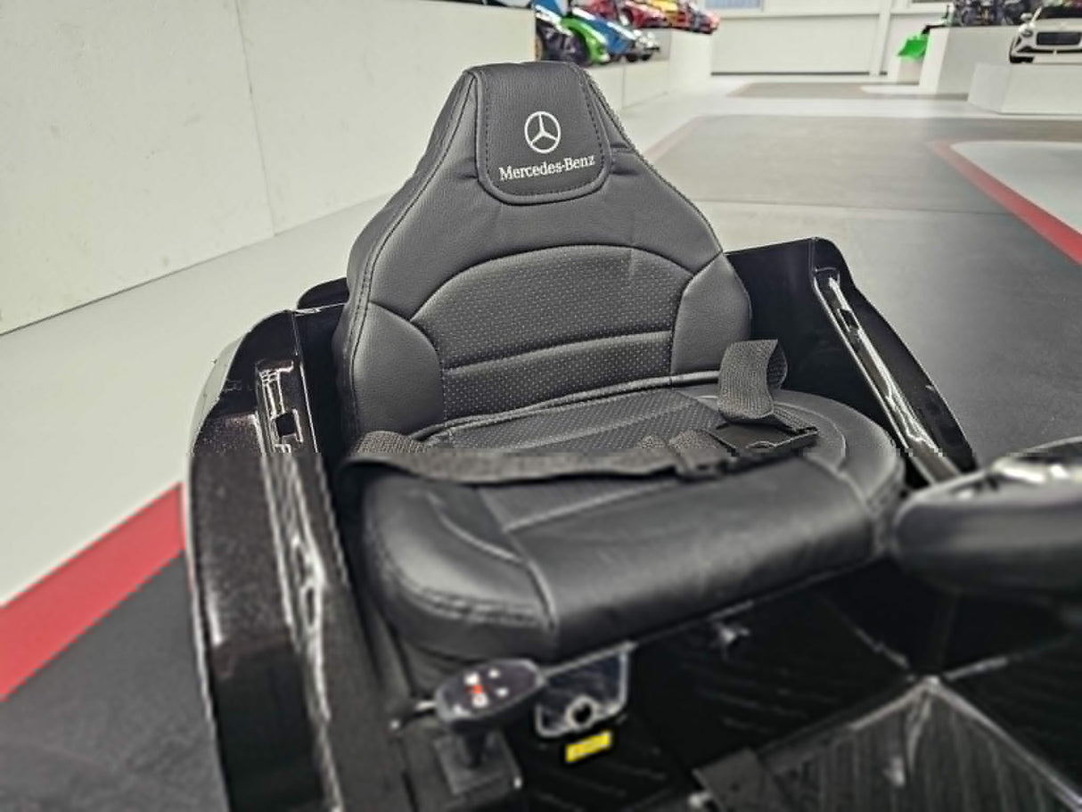 Mercedes-Benz CLA 45 12V elbil för barn – 1 person, metallic svart