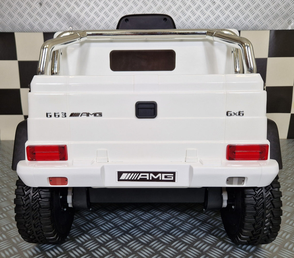 Barnbil Mercedes G63 6x6 AMG för 1 person i vitt