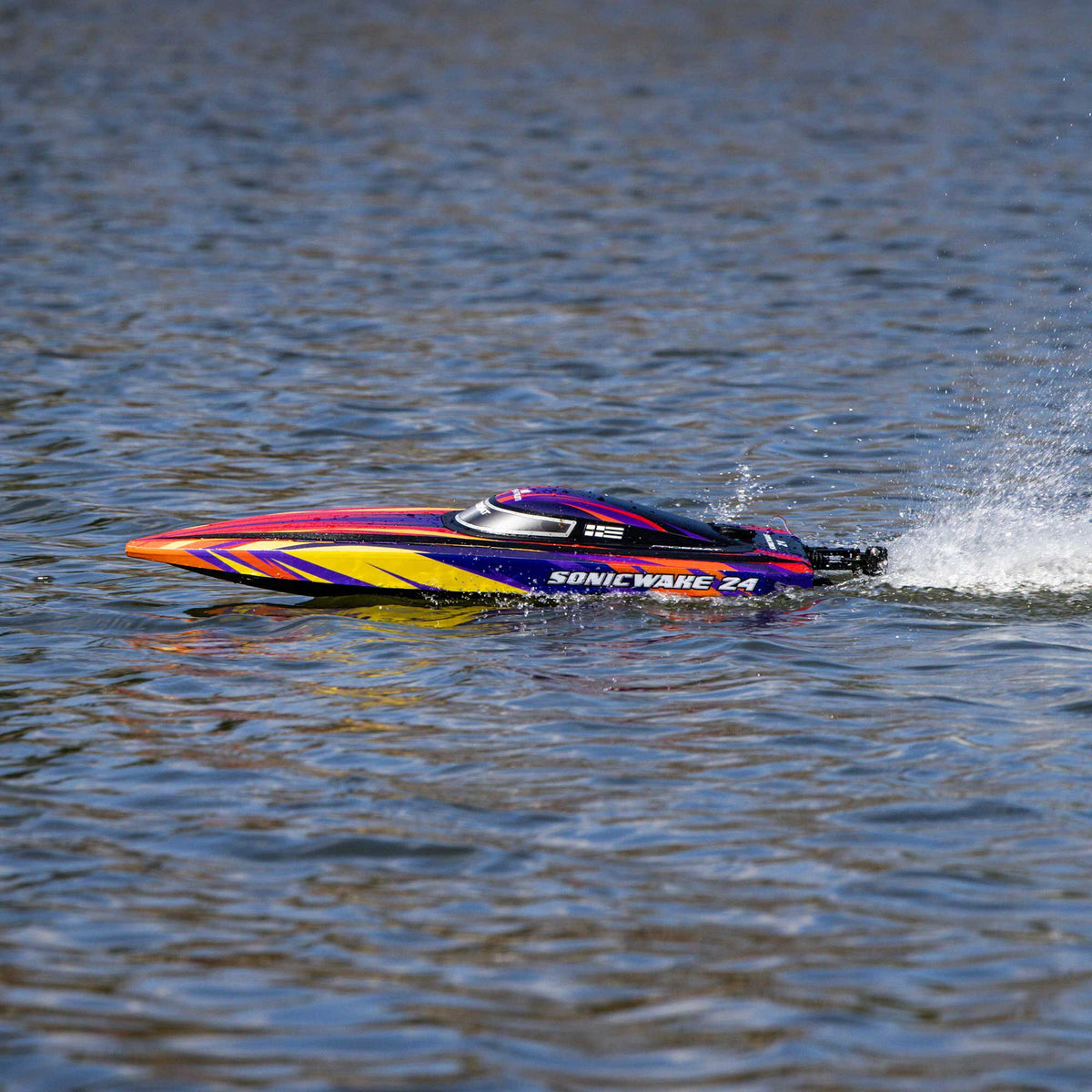 Sonicwake 24" Self-Righting Brushless Deep-V RTR (Battery & Charger Included)