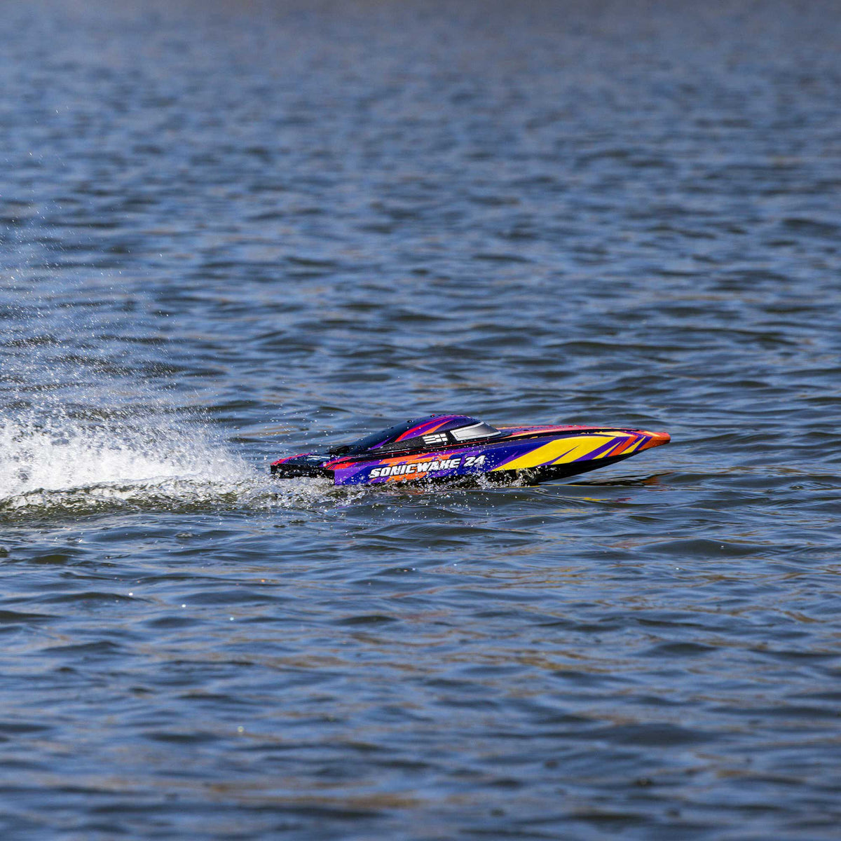 Sonicwake 24" Self-Righting Brushless Deep-V RTR (Battery & Charger Included)