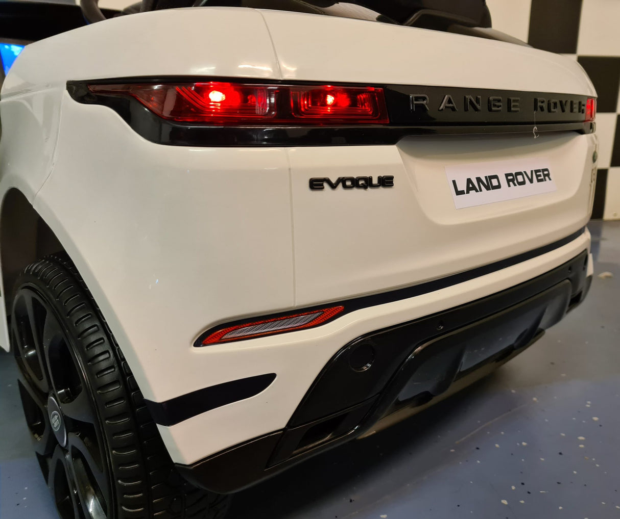 Range Rover Evoque 4x4 12V elbil för barn – 1 person, vit