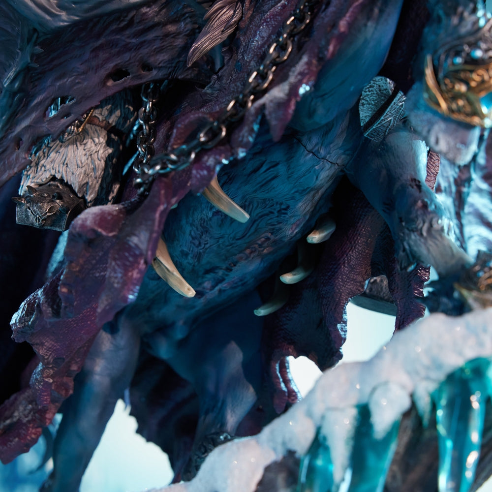 Blizzard World of Warcraft – Lich King & Invincible Statue