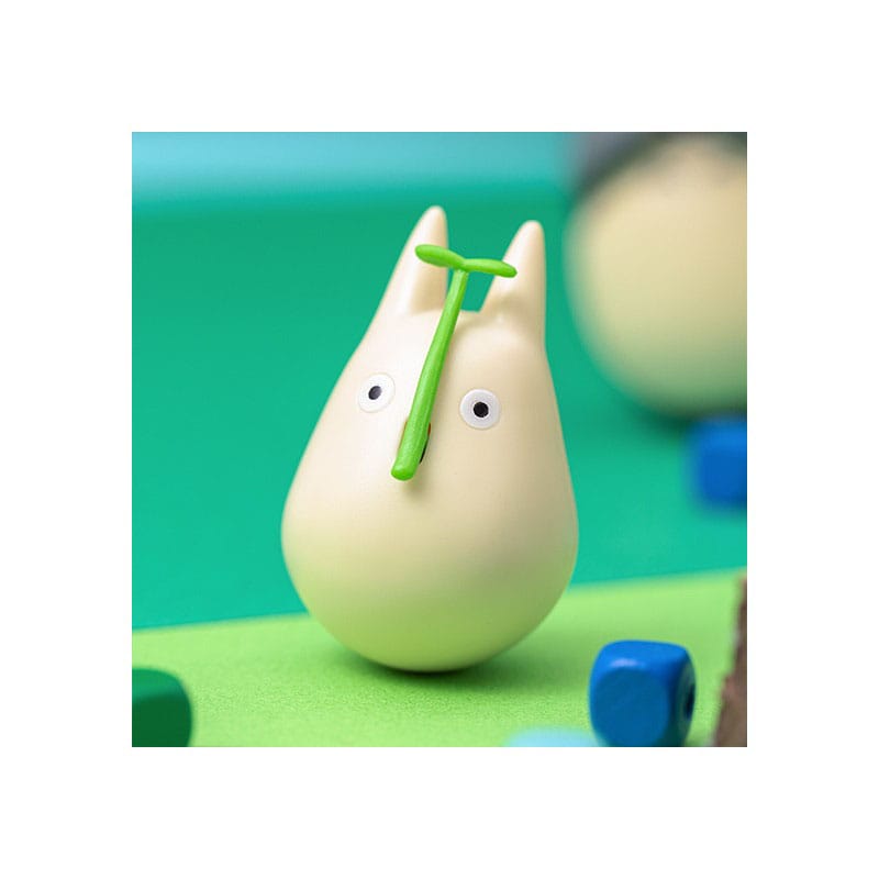 My Neighbor Totoro Round Bottomed Figurine Small Totoro with leaf 5 cm