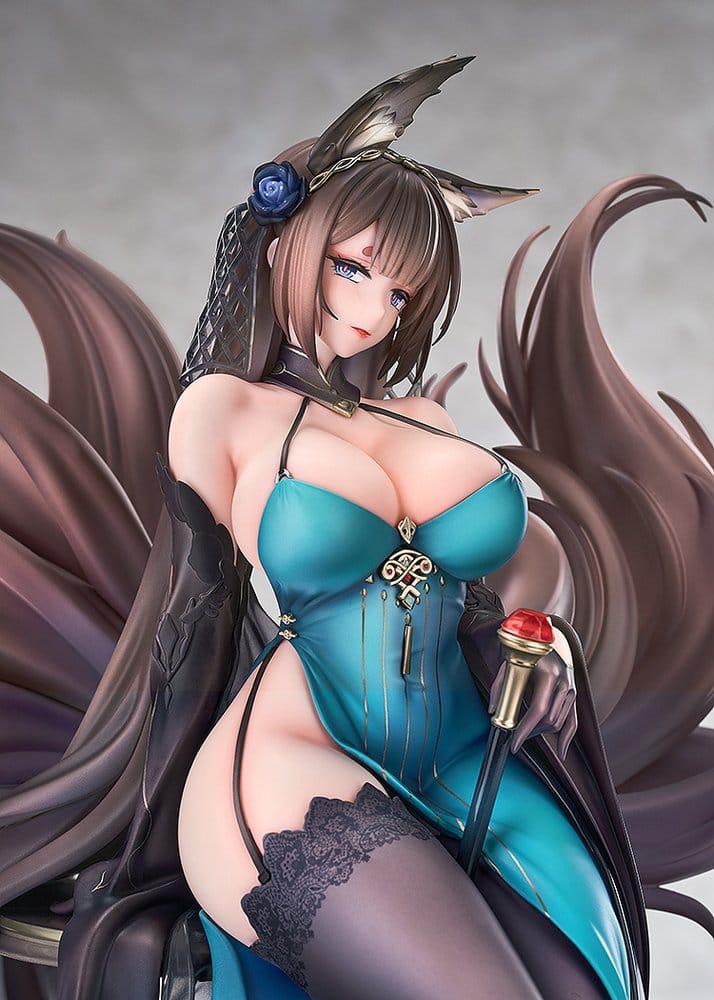 Azur Lane PVC Statue 1/7 Amagi: Throne of Fallen Petals Ver. 27 cm