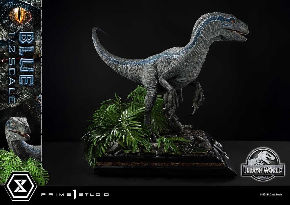 Jurassic World: Fallen Kingdom (Film) Legacy Museum Collection Statue 1/2 Blue 88 cm