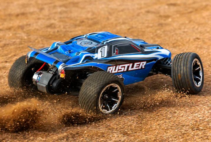 TILBUD - Traxxas Rustler Stadium Truck m. batteri og lader - 50 km/t!