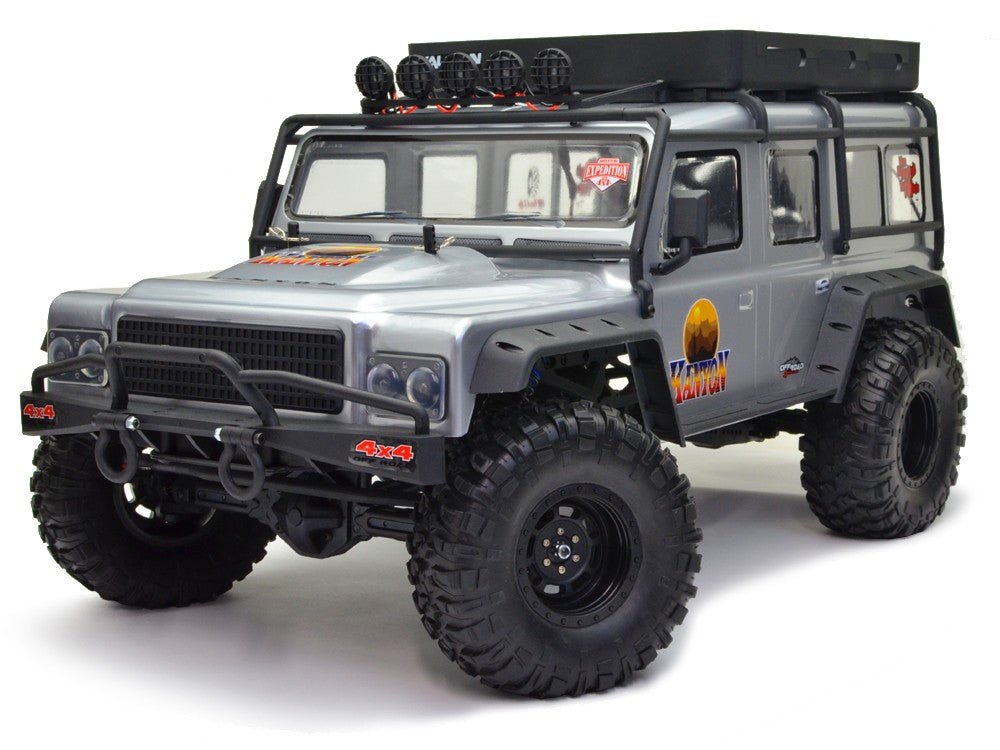 Stor flot fjernstyret offroader