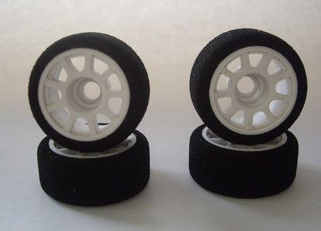 GQ MINIZ MOUNTED FOAM TIRE 8.5MM "C2" SOFT MEDIUM (3MM OFFSET)