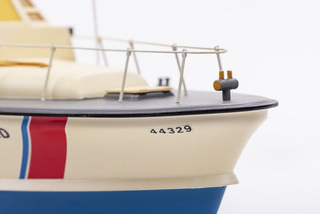 1:40 U.S. Coast Guards -Plastic hull-Photo manual