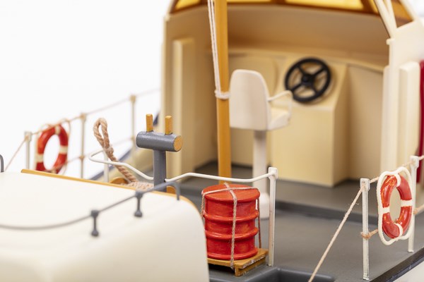 1:40 U.S. Coast Guards -Plastic hull-Photo manual