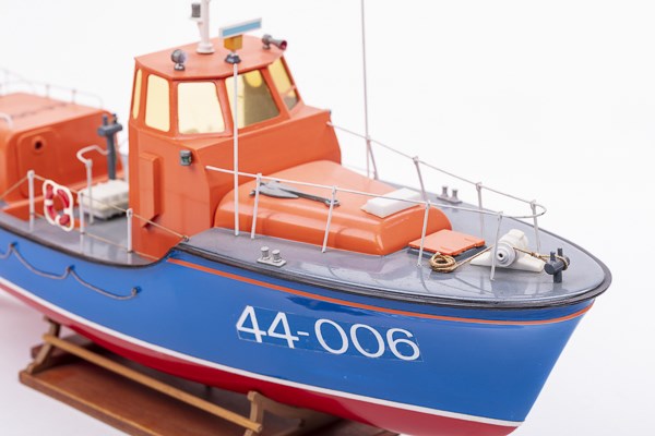 1:40 RNLI Waveny Lifeboat Plastic hull Photomanual