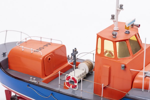 1:40 RNLI Waveny Lifeboat Plastic hull Photomanual