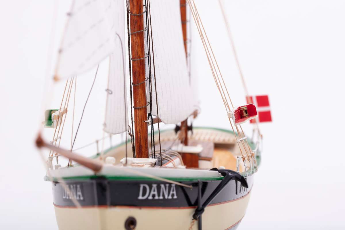 1:60 Dana - Plastic hull Photo manual