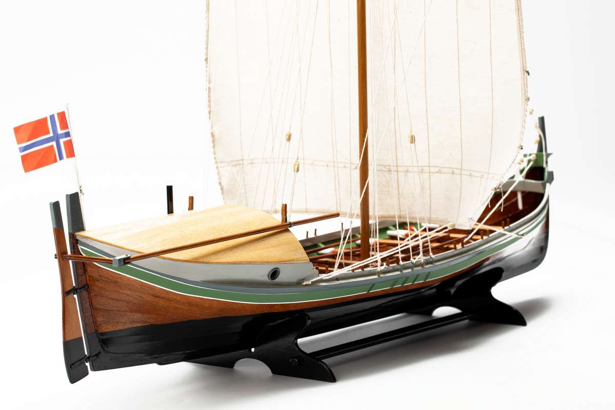 1:20 Nordlandsbaaden - wooden hull