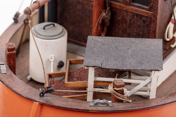 1:33 CUX 87 (Krabbenkutter) -wooden hull