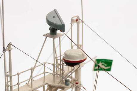 1:45 Calypso plastic hull (red hat edition) Photo