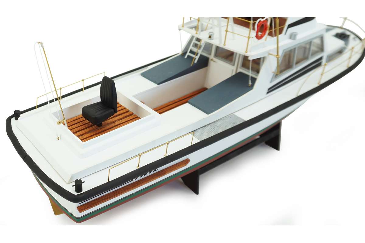 1:30 White Star - Plastic hull - Photo manual