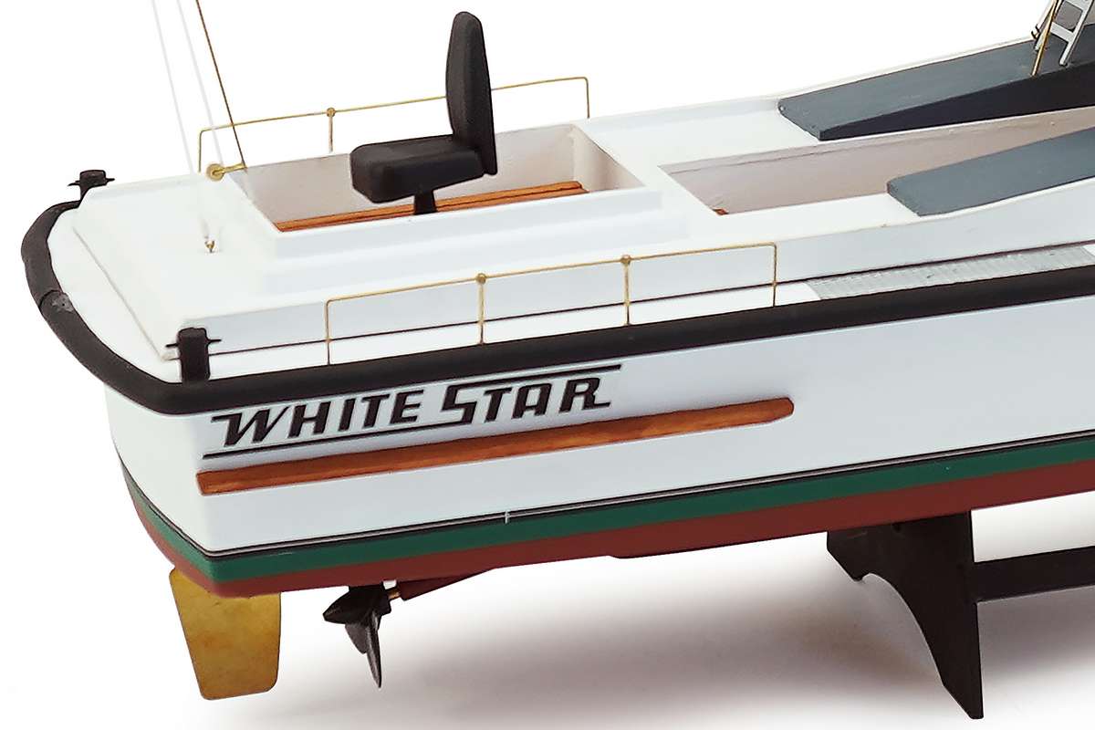 1:30 White Star - Plastic hull - Photo manual