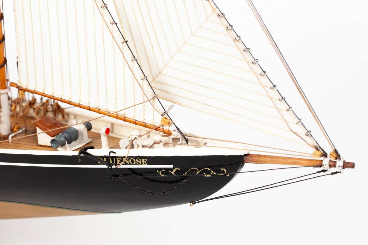 1:100 Bluenose II -Wooden hull