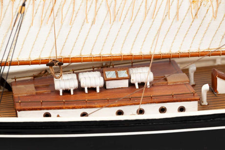 1:100 Bluenose II -Wooden hull
