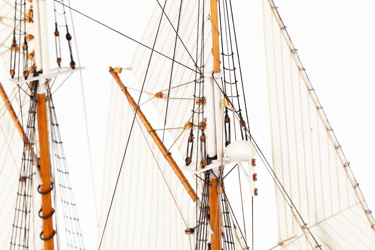 1:100 Bluenose II -Wooden hull