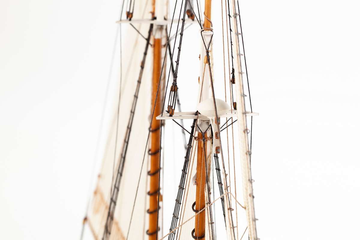 1:100 Bluenose II -Wooden hull